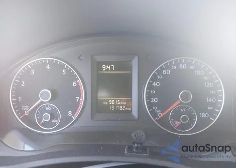 2010 Volkswagen Jetta Wolfsburg Edition z USA, uszkodzony, nr VIN 3VWRA7AJ7AM049048